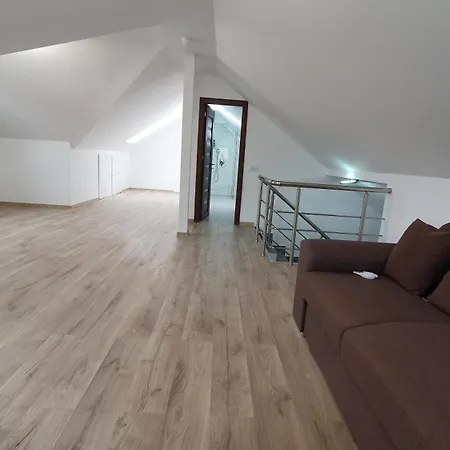 בית נופש Mrs House 1 *