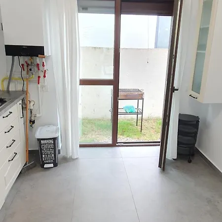 Mrs House 1 * Bucarest