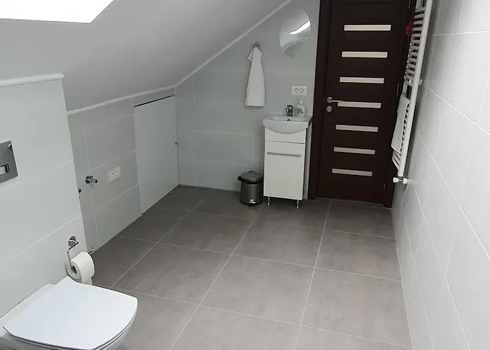 Mrs House 1 * Bucureşti