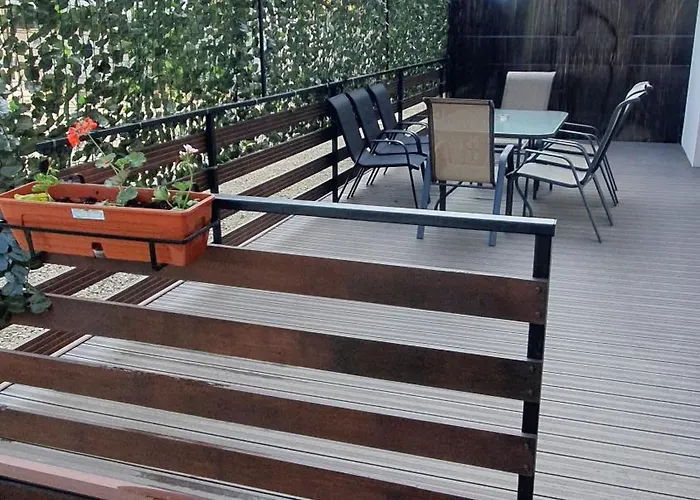 Mrs House 1 * Bucureşti