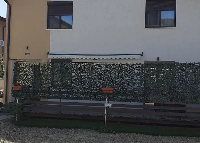 בית נופש Mrs House 1 *